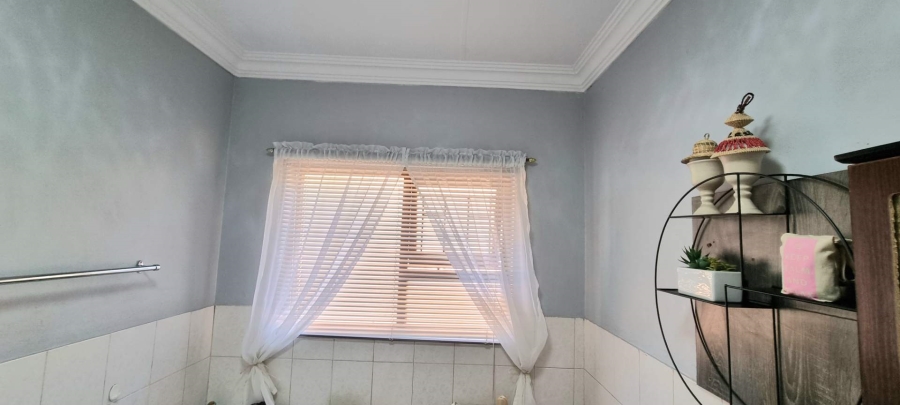 3 Bedroom Property for Sale in Langenhovenpark Free State